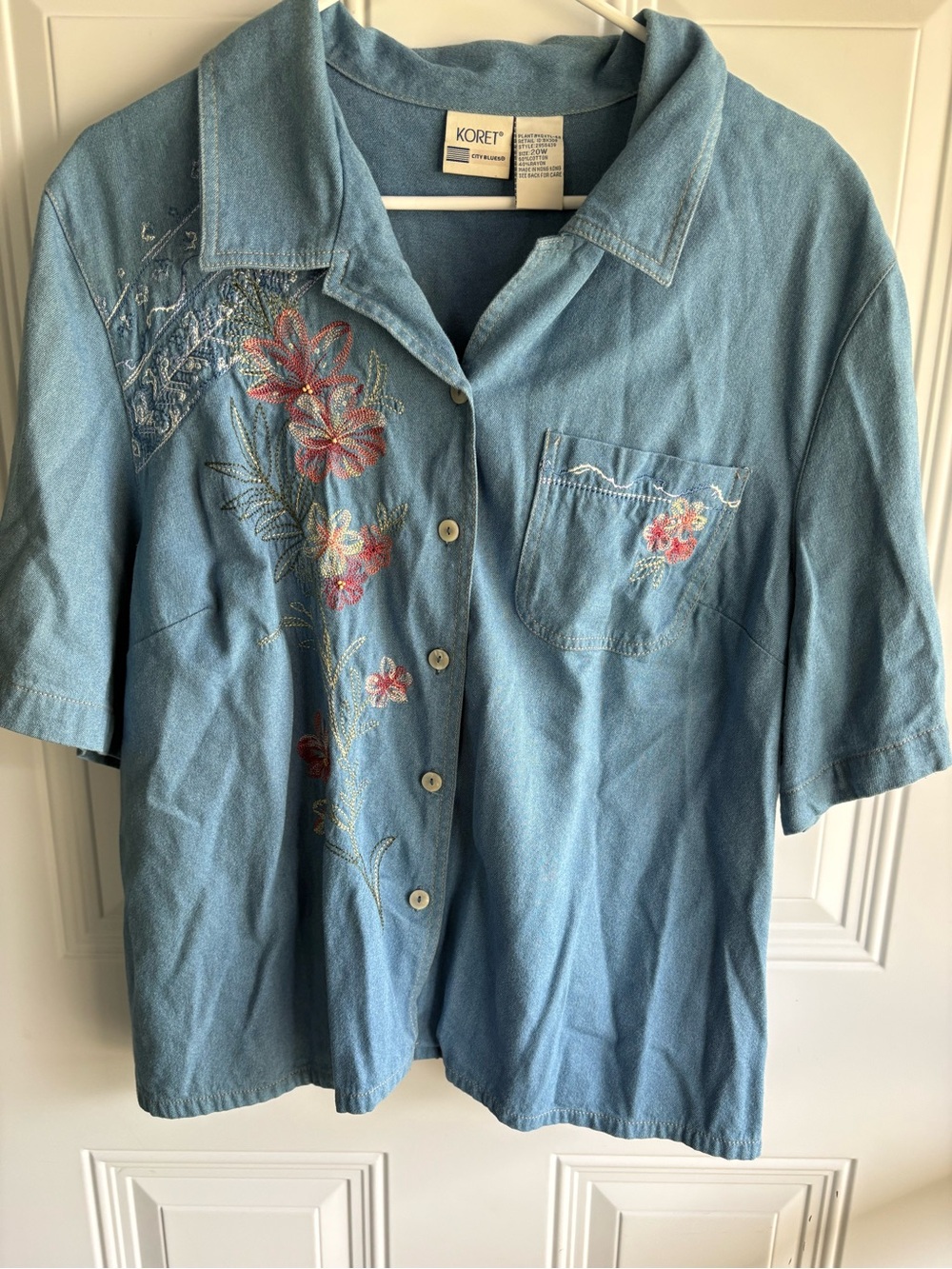 Koret Blue Denim Short-Sleeve Button-Front Shirt with Floral Embroidery